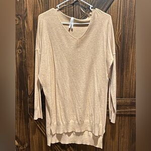 Dreamer beige sweater